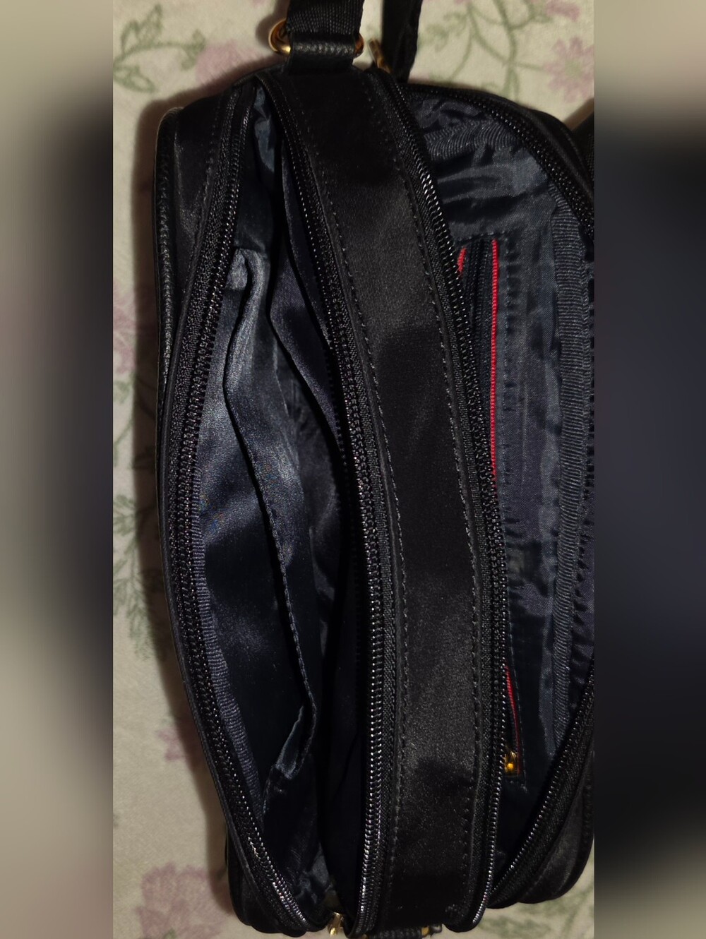 Tommy Hilfiger Black Crossbody Bag - Picture 4 of 6